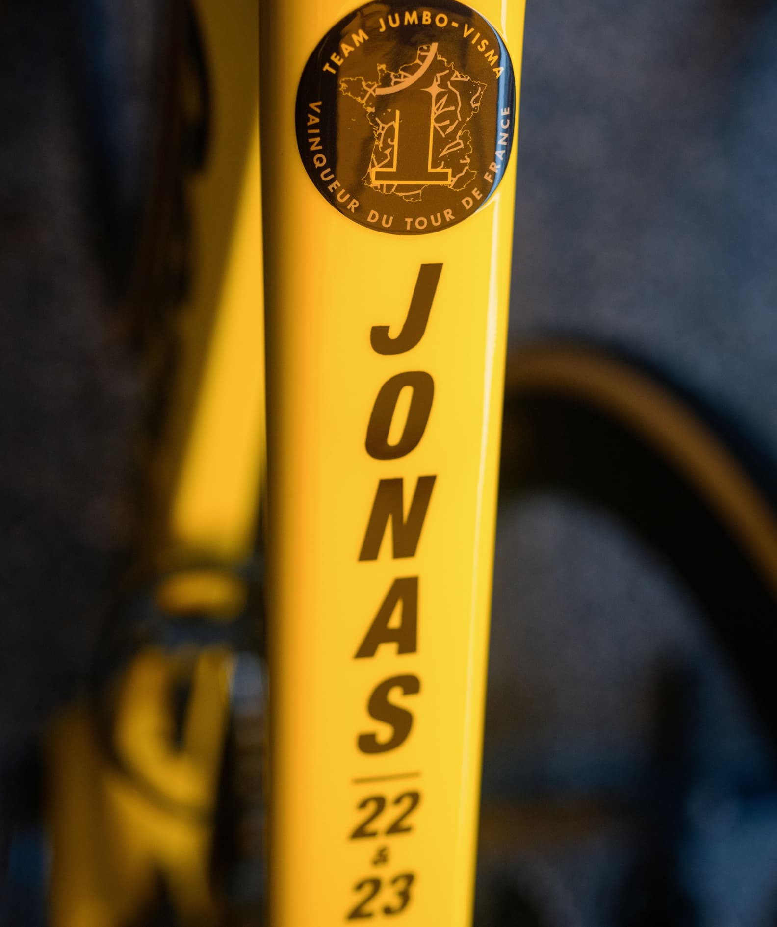 Detail shots of the Yellow Cervélo S5.