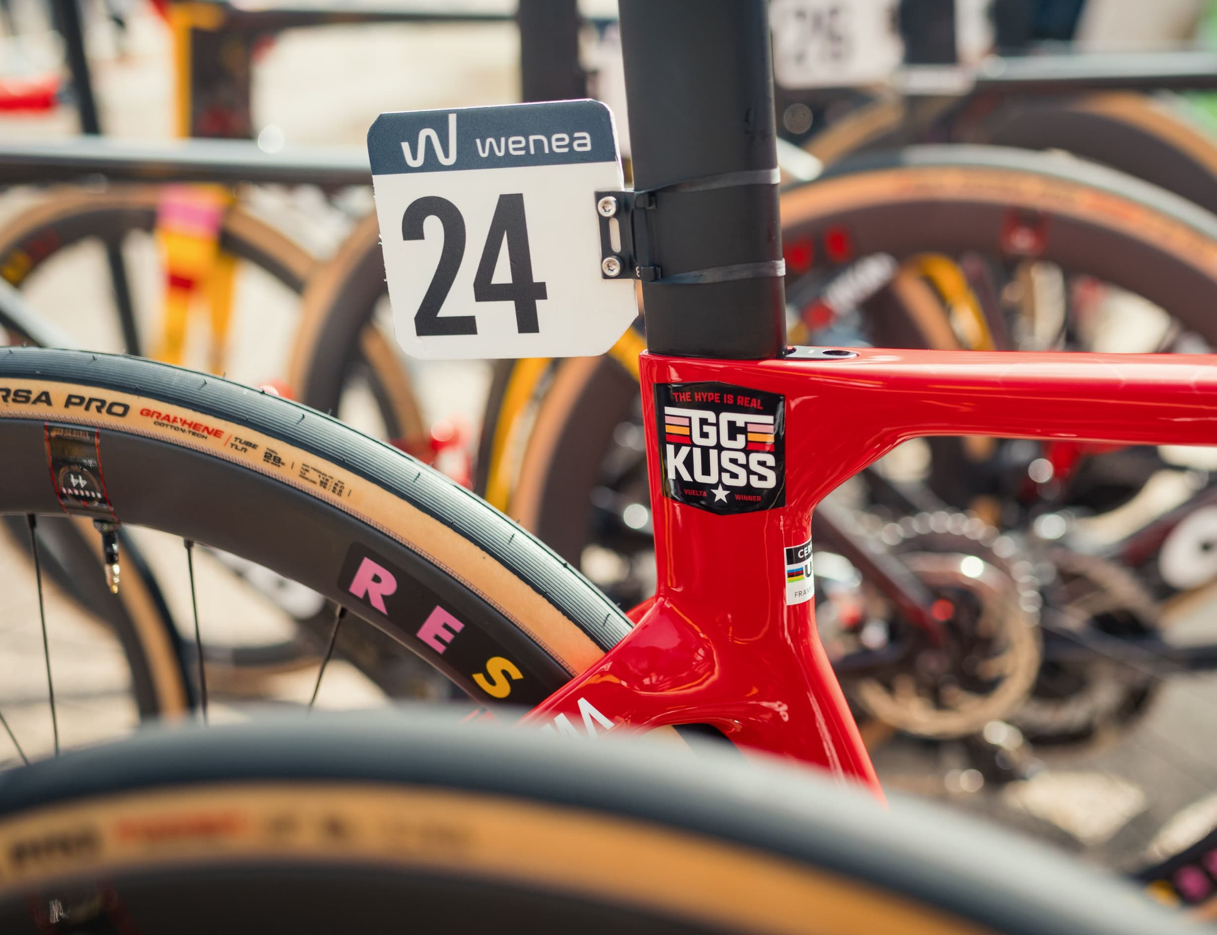 Detail shots of the custom red Cervélo S5.