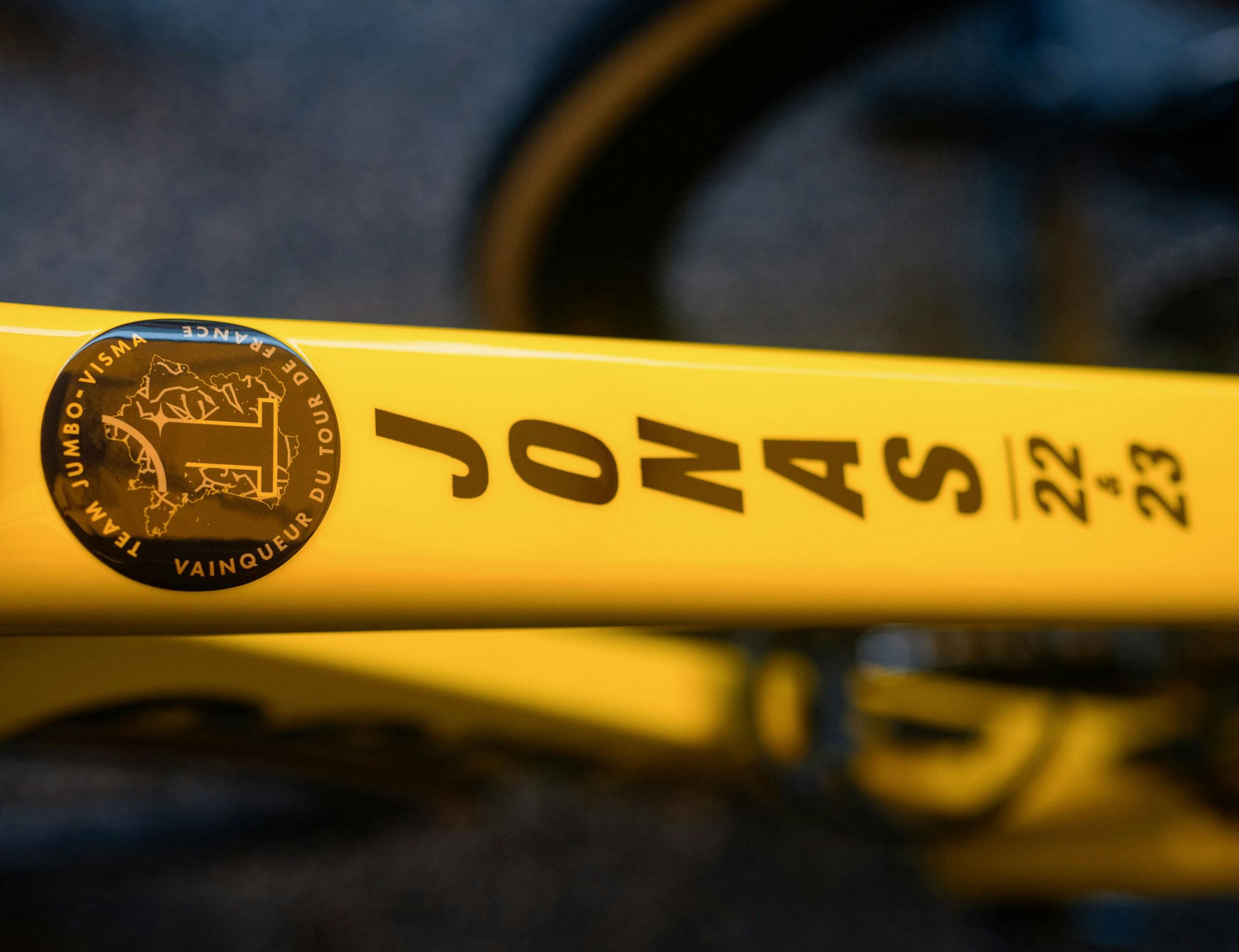 Detail shots of the Yellow Cervélo S5.